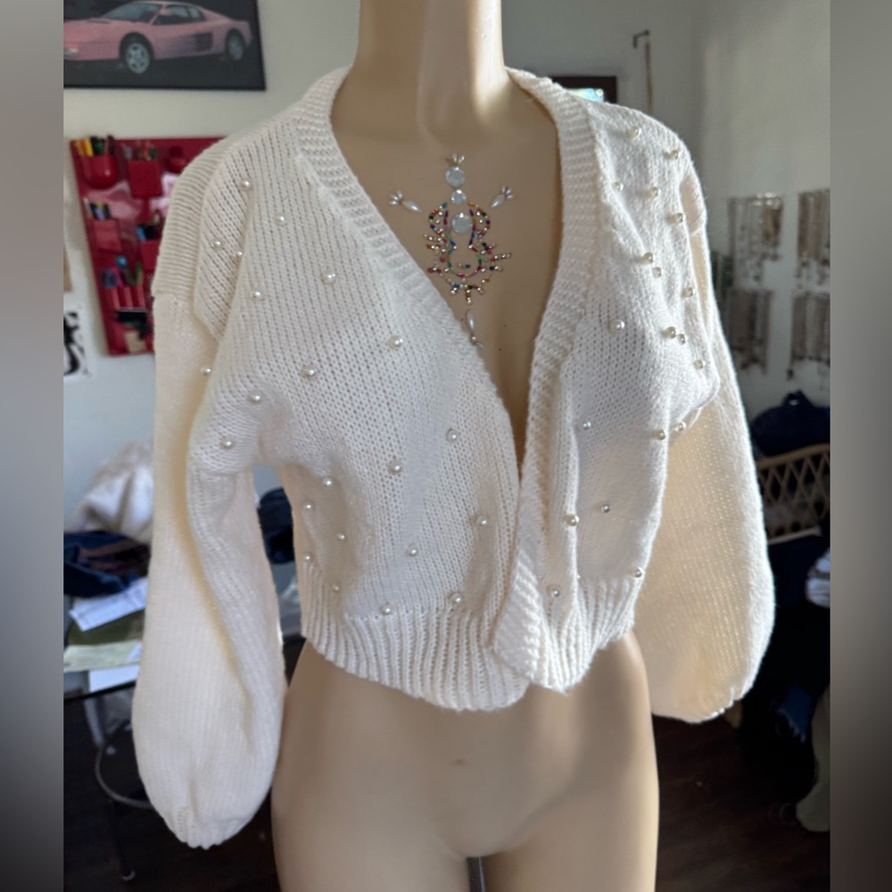 Cream Pearl-Studded Cropped Cardigan size S
